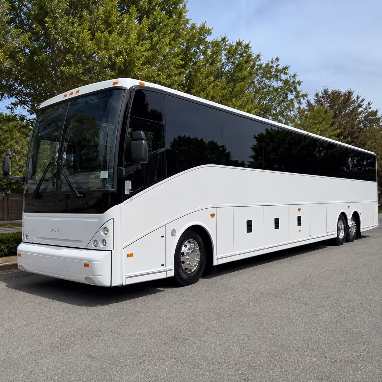 charter bus shuttle service to tuscaloosa national airport tcl